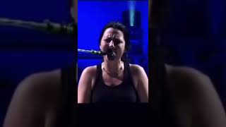 Rare video of Amy Lee Bring Me To Life 2004 Intro [upl. by Yelyah]