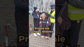 Pan POLICJANT porządku pilnuje 👮🚔 śmieszne rodzinka suchary Cybermarianpl [upl. by Seiber]