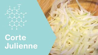 Como Cortar CEBOLA à JULIENNE Técnicas Culinárias [upl. by Branham]