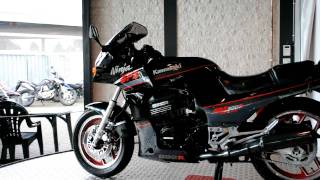 KAWASAKI GPZ 900 R [upl. by Coopersmith610]