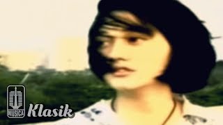 Nike Ardilla  Tinggallah Kusendiri Official Karaoke Video [upl. by Quiteris]