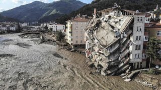 Turchia decine di morti per le inondazioni Ankara stanzia 2 miliardi e mezzo [upl. by Tnert]