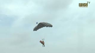 PARACHUTISME DÉMONSTRATION DE SAUT AU CAMP AMADOU LINDOR FALL AVEC LES FSLES PARAS ET EFS [upl. by Feucht]