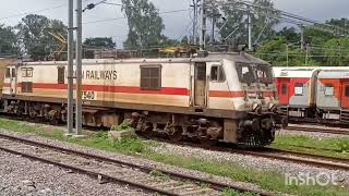 Jallianwala Bagh Express overtakes sadbhavna Express Passanger train crossing with sadbhavna Exp [upl. by Akcimehs]