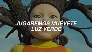 Jugaremos Muévete Luz Verde 🦑 Canción de la Muñeca del Juego del Calamar Luz Roja Luz Verde [upl. by Whitcher]