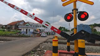 Railroad Crossing  Random 3 Palang Perlintasan Kereta Api Baru [upl. by Yaned]