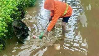 Urban Flow Restored Unclogging Flooding Drains on the Street [upl. by Roland]