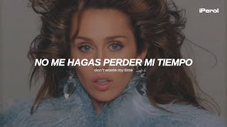 Miley Cyrus amp Pharrell Williams  Doctor Work It Out Español  Lyrics  video musical [upl. by Gerkman]