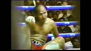 Classic Lethwei  Shwe Du Won vs Shwe War Tun [upl. by Adnolat]