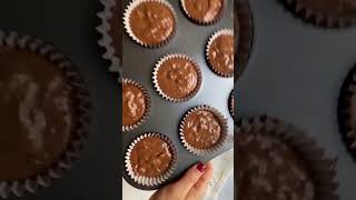 COMO HACER MUFFINS NAVIDEÑOS shorts [upl. by Eeral]