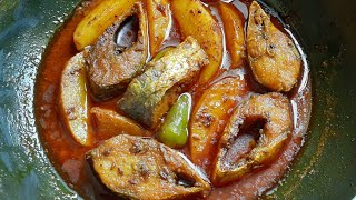 আলু দিয়ে ইলিশ মাছের ঝোল  Aloo Diye Ilish Macher Jhol Recipe  Hilsa Curry Recipe In Bengali [upl. by Bascio]