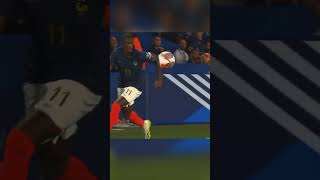 DEMBELE SHOWING SKILLS football dembele targetaudience blowthisup [upl. by Airdnal]