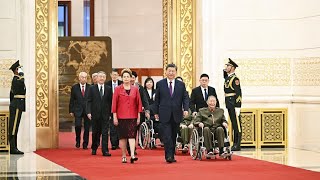 Le président Xi Jinping accorde les plus hautes distinctions chinoises à 15 personnes [upl. by Yelbmik]