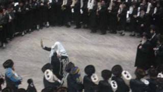 Bobov Hakufos on Simchas Torah [upl. by Surbeck]