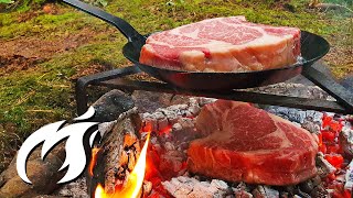 Krustenbattle Caveman Steak vs Eisenpfannensteak ASMR im Wald🔥🔥🔥 [upl. by Irihs]