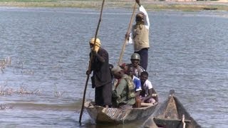 Mali opération antiislamistes sur une île du fleuve Niger [upl. by Ruthven877]