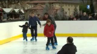 Saintes  une patinoire en glace synthétique [upl. by Waddell305]