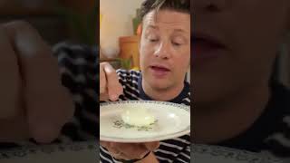 Die einfachsten pochierten Eier  Jamie Oliver auf Deutsch [upl. by Irrac536]