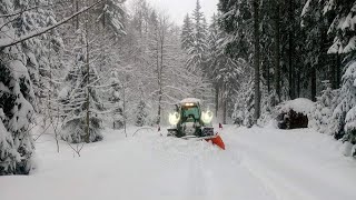 FENDT 820 vario  SONkomunalna oprema  Schneeräumung  winterdienst snowplowing  road widening [upl. by Fellows]