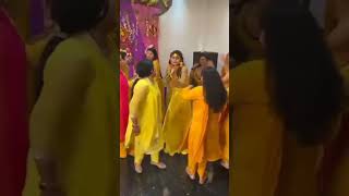 Tera rang balle ballebollywood hindisongsong likesharesubscribehaldi vibe viralstar ytviral [upl. by Assenna]