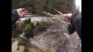 Les Gorges de la Rhue Cantal  Mai 2013  2ème vidéo   pêche au toc [upl. by Aliuqaj]