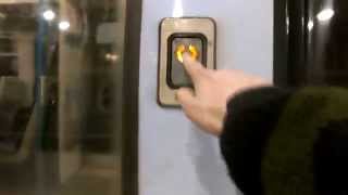 Opening doors of Southeastern Class 465 175 at Victoria [upl. by Rusell]