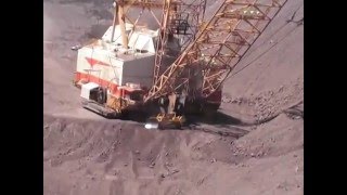 Bucyrus Erie 2570WS at Peak Downs mine in Central Queensland Video 12 [upl. by Iren31]