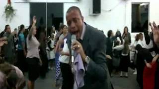 Dedé de Jesus cantando quebra tudo na advnmp4 [upl. by Anoirtac]