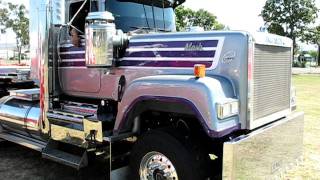 Mack V8 Superliner Mack Muster Gatton 2011 [upl. by Schafer]