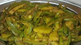 પરવળ બટાકાનુ શાક બનાવવાની રીતaloo parval ki sukhi subzi recipealoo parval ki subzi recipe [upl. by Eiramanitsirhc792]