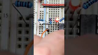 555 Pin 2 Trigger Versus 4 Reset short shorts electronics [upl. by Piero]