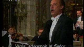 Adeste Fideles  Alfredo Kraus tenor [upl. by Alaj919]