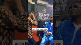 Valley music And Pallaso dance pallaso eddykenzo bobiwine music pallasomusic love [upl. by Inele699]