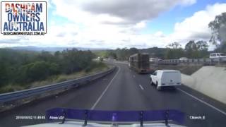 Wild ride for Truck with no brakes  Toowoomba Range [upl. by Fechter82]