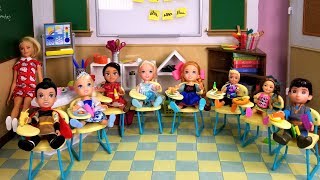 School started  Elsa and Anna toddlers  first day  new students  Barbie is teacher  classroom [upl. by Jesselyn]