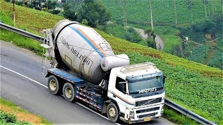 Ready Mix Cement Concrete Truck Uphill Road  Truck Molen Di Tanjakan Dieng Plateau Volvo FM13 [upl. by Lenra]