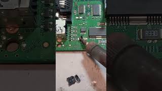 How to remove smd electrolytic capacitors short electronics smd desoldering capacitor repair [upl. by Richlad]