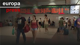 Chamartin acoge a cientos de viajeros en la operación retorno de verano [upl. by Rosenthal35]