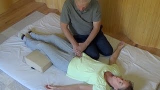 Treatment of the Ileocecal Valve learn this shiatsu technique to improve digestion [upl. by Neelloc]