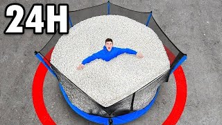 24 HEURES DANS UN TRAMPOLINE REMPLI DE CACAHUÈTES DEMBALLAGES [upl. by Raffaj]