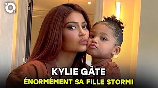 Kylie Jenner gâte sa fille [upl. by Assert811]