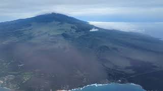 Hawaiian Approach and Landing in Kahului Airport Maui Hawaii May 2024 [upl. by Yeknarf956]