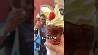 MAKAN CHIMNEY CAKE DI PRAHA travel kuliner praha europe triperopa europetravel opentrip [upl. by Mufi]