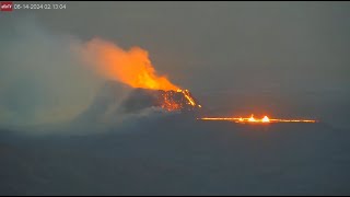 June 13 2024 Lava splashing in south lava lake at Sundhnuksgigar eruption Iceland [upl. by Aidnahs]