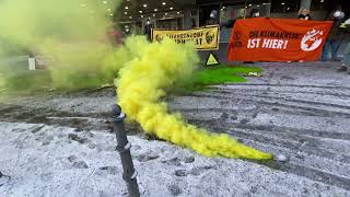 21122 erste Minuten der Blockade von Bayer in Berlin [upl. by Ayote]