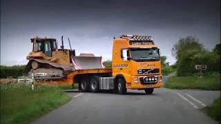 KEEP ER LIT  Luke Furse  Transporting CAT dozer with Volvo FH16 660 [upl. by Eustasius]