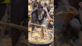 Hadzabe tribe chief preparing his favorite meal today 😋‼️😲hadzabetribe foodie food [upl. by Neiluj]