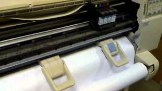 Plotter HP DesignJet 450C [upl. by Adiari224]