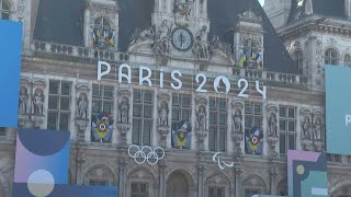 Paris 2024 les touristes étrangers enthousiastes à un mois des Jeux  AFP [upl. by Adni453]