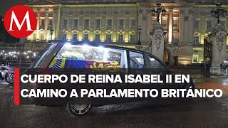 La reina Isabel ll es trasladada hacía el Parlamento Británico [upl. by Ariajay811]